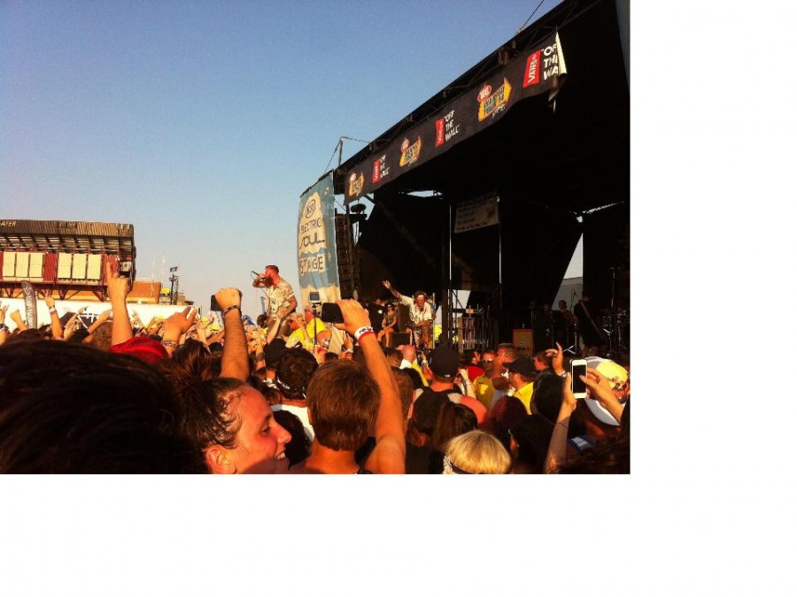 An+actual+picture+from+Jennies+phone+at+the+Warped+Tour+2014