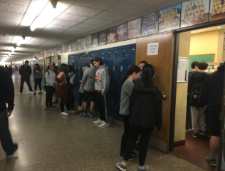 Long Lines Plaguing Lunch Periods