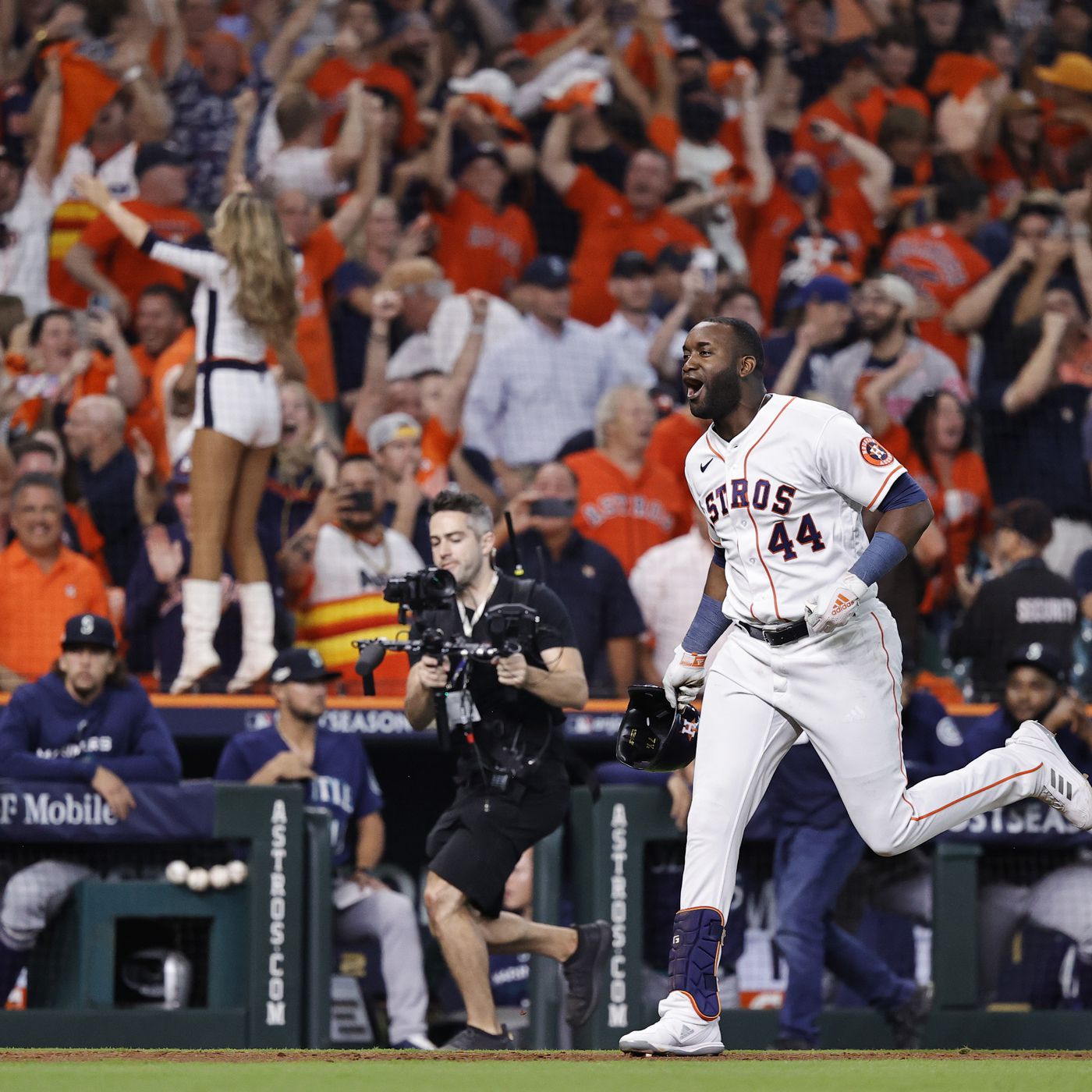 Love 'em or hate 'em, World Series-bound Astros keep on winning